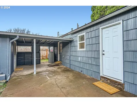 738 Browning Avenue S Salem OR 97302