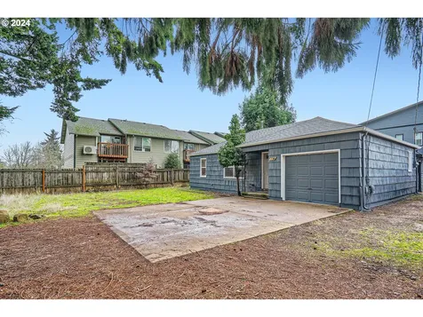 738 Browning Avenue S Salem OR 97302
