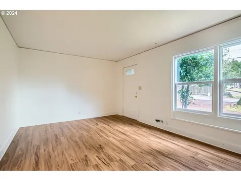 738 Browning Avenue S Salem OR 97302