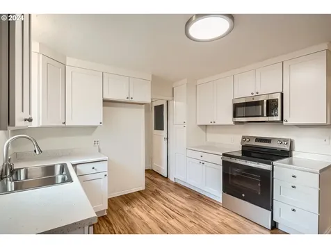 738 Browning Avenue S Salem OR 97302