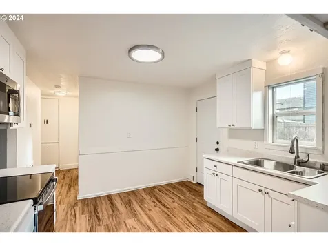 738 Browning Avenue S Salem OR 97302