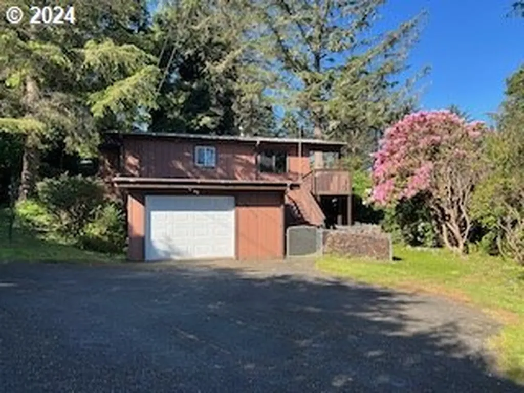 29280 Lacy Street Gold Beach OR 97444