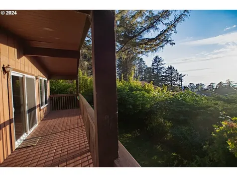 29280 Lacy Street Gold Beach OR 97444