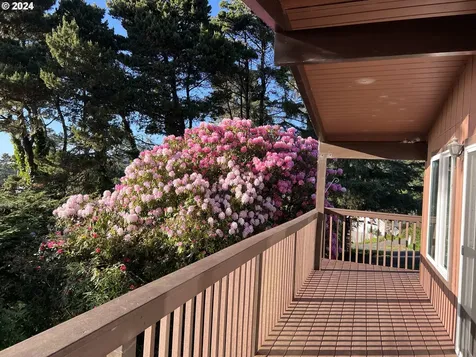 29280 Lacy Street Gold Beach OR 97444