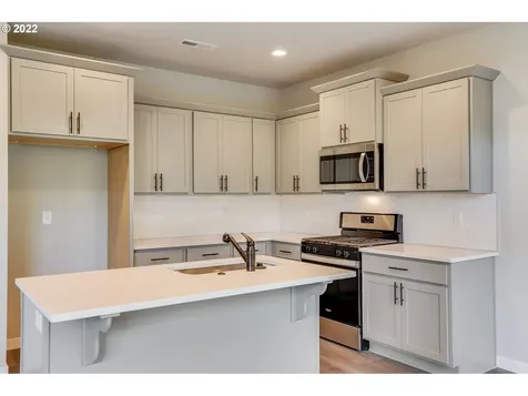1530 S Camille Place Newberg OR 97132