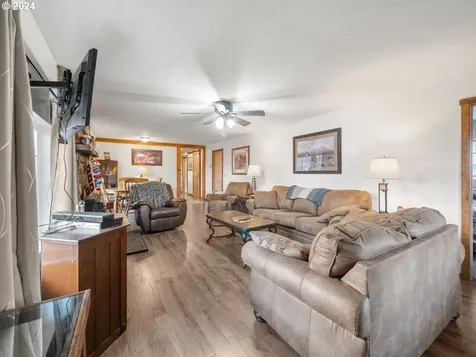 876 N 3rd Street Union OR 97883