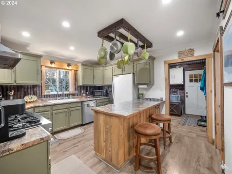876 N 3rd Street Union OR 97883