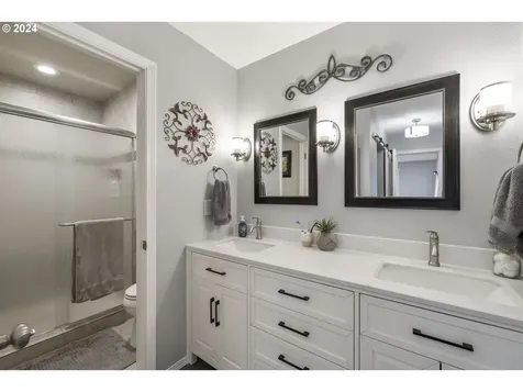 14716 Ne 26th Avenue Vancouver WA 98686