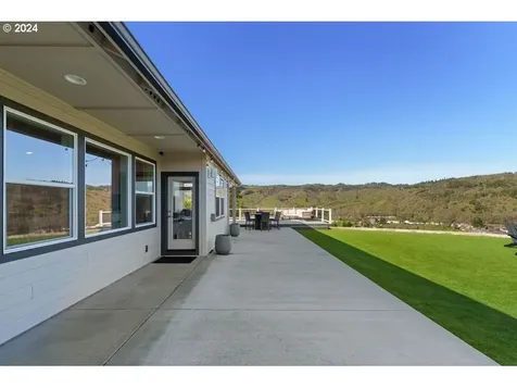 225 Stone Ridge Court Roseburg OR 97471