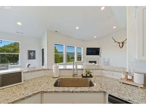 225 Stone Ridge Court Roseburg OR 97471