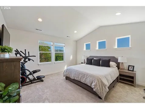 225 Stone Ridge Court Roseburg OR 97471