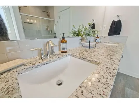 225 Stone Ridge Court Roseburg OR 97471