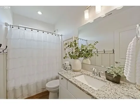 225 Stone Ridge Court Roseburg OR 97471
