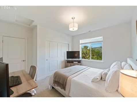 225 Stone Ridge Court Roseburg OR 97471