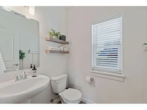 225 Stone Ridge Court Roseburg OR 97471