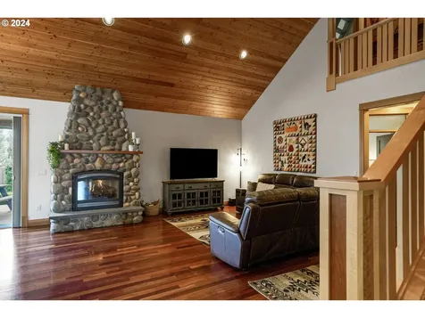 38591 SW Filbert Street Scio OR 97374