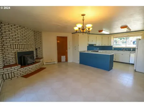 1086 Pacific Avenue Coos Bay OR 97420