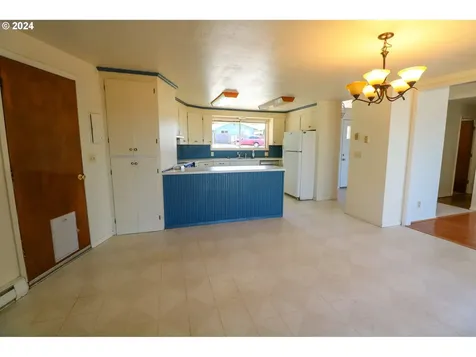 1086 Pacific Avenue Coos Bay OR 97420