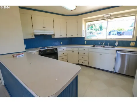 1086 Pacific Avenue Coos Bay OR 97420