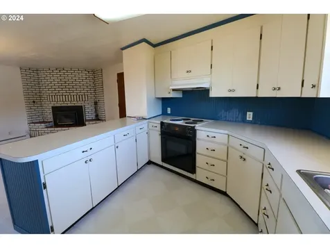 1086 Pacific Avenue Coos Bay OR 97420
