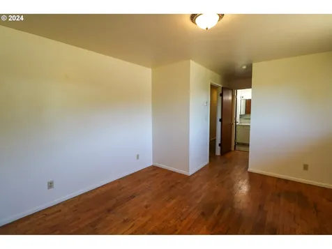 1086 Pacific Avenue Coos Bay OR 97420