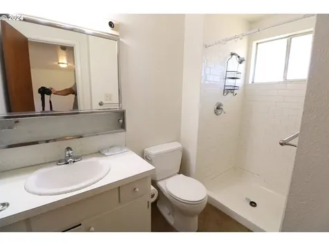 1086 Pacific Avenue Coos Bay OR 97420