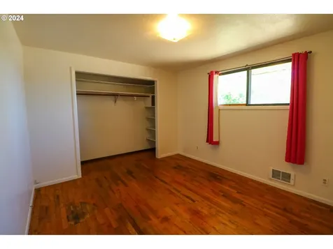 1086 Pacific Avenue Coos Bay OR 97420