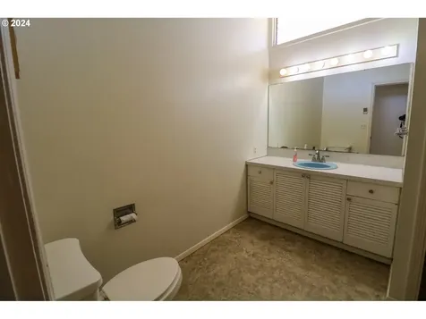 1086 Pacific Avenue Coos Bay OR 97420