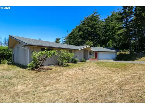 1086 Pacific Avenue Coos Bay OR 97420