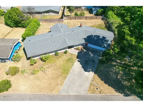 1086 Pacific Avenue Coos Bay OR 97420
