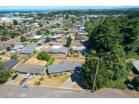 1086 Pacific Avenue Coos Bay OR 97420