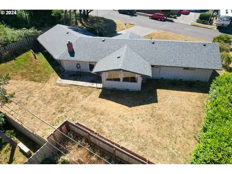 1086 Pacific Avenue Coos Bay OR 97420