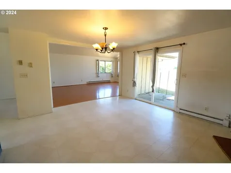 1086 Pacific Avenue Coos Bay OR 97420