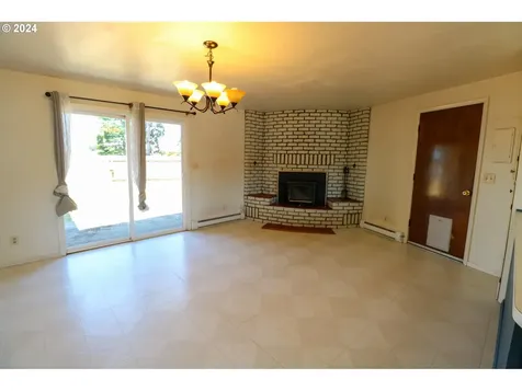 1086 Pacific Avenue Coos Bay OR 97420