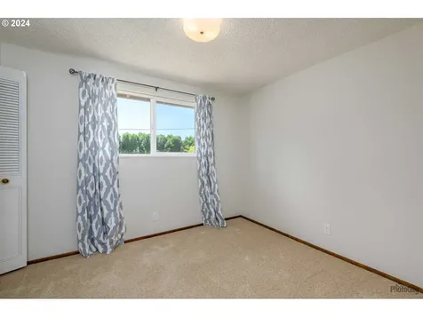1040 Stillman Avenue Eugene OR 97404