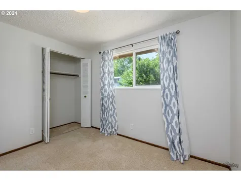 1040 Stillman Avenue Eugene OR 97404