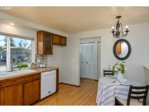 1040 Stillman Avenue Eugene OR 97404
