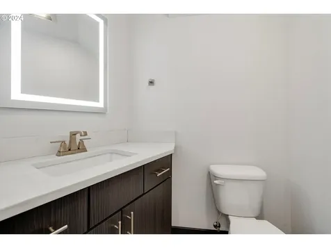 552 NE 3rd Avenue Canby OR 97013
