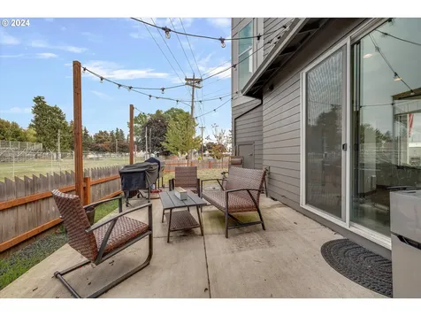 552 NE 3rd Avenue Canby OR 97013