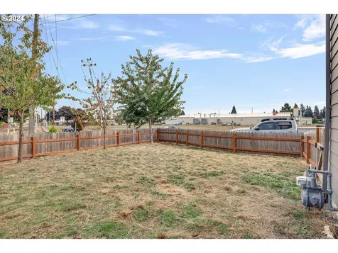552 NE 3rd Avenue Canby OR 97013