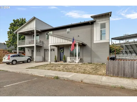 552 NE 3rd Avenue Canby OR 97013