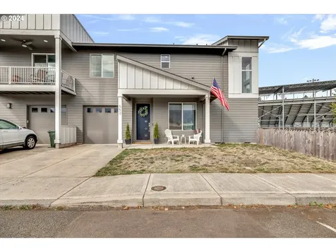 552 NE 3rd Avenue Canby OR 97013
