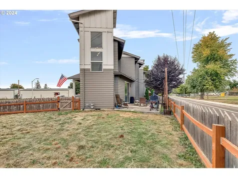 552 NE 3rd Avenue Canby OR 97013