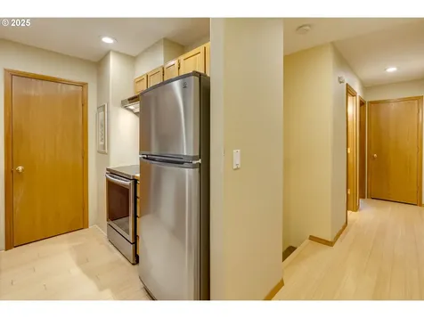 506 NE Lawrence Avenue Portland OR 97232