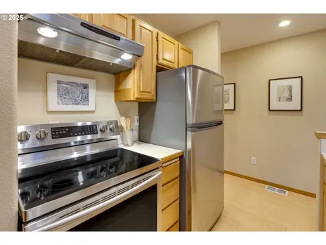 506 NE Lawrence Avenue Portland OR 97232