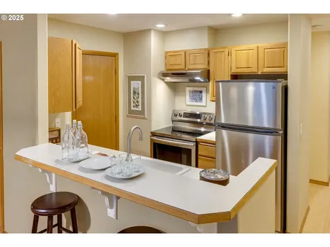 506 NE Lawrence Avenue Portland OR 97232