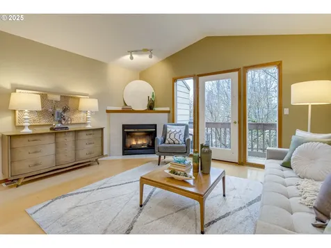 506 NE Lawrence Avenue Portland OR 97232
