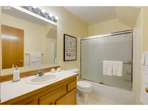 506 NE Lawrence Avenue Portland OR 97232