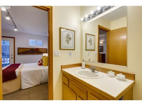 506 NE Lawrence Avenue Portland OR 97232