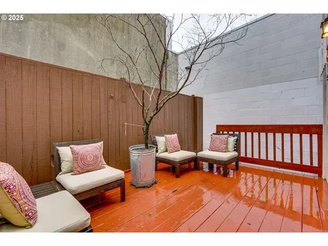 506 NE Lawrence Avenue Portland OR 97232